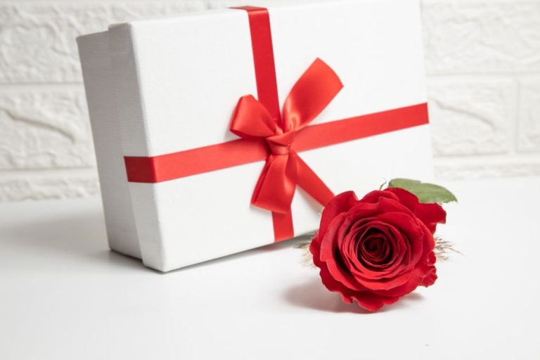 How to Build a Thoughtful Beauty Gift Set