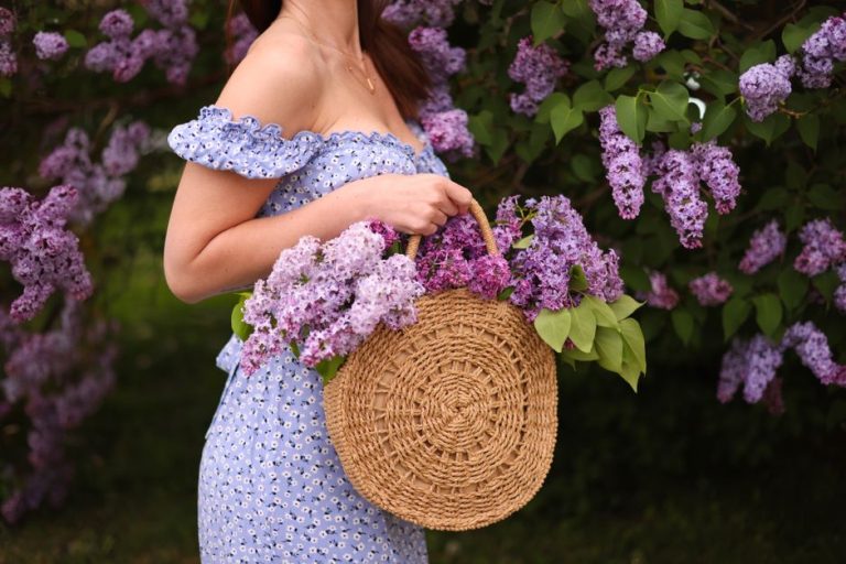 How to Choose and Style a Straw Bag