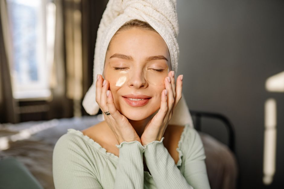 How to Manage Seasonal Allergies and Puffy Eyes in Your Routine