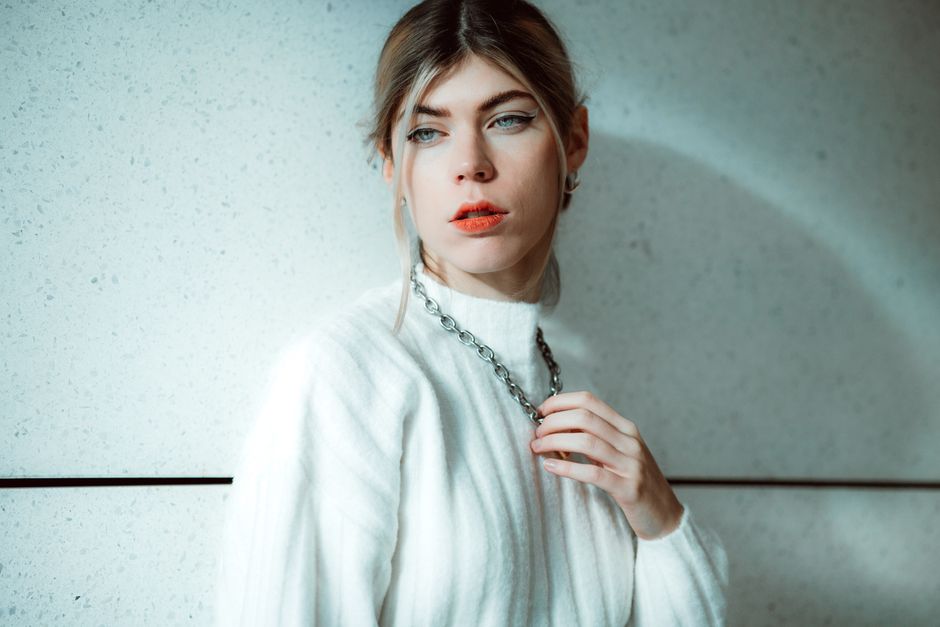 5 Statement Necklaces That Instantly Transform a Simple Outfit