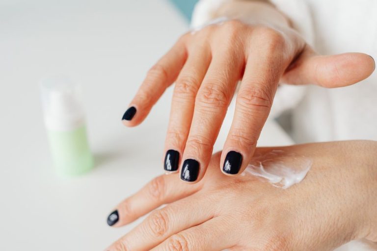 Winter Hand Care for Dry, Cracked Skin