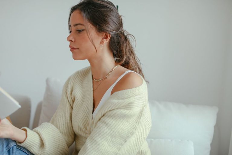Cardigan Outfit Ideas for Cool Days